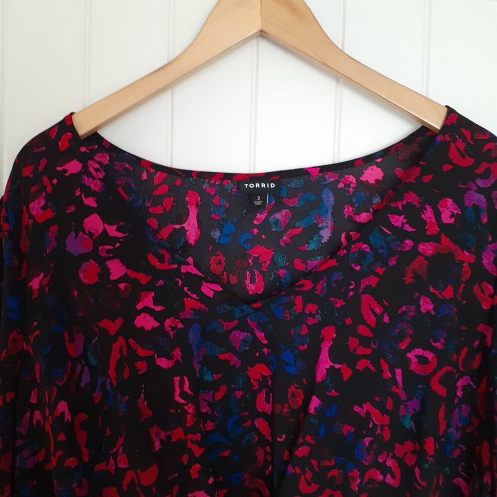 Torrid Georgette Tie-Front Blouse in Leopard Black Pink Red Size 2/Size 2X - Picture 4 of 15